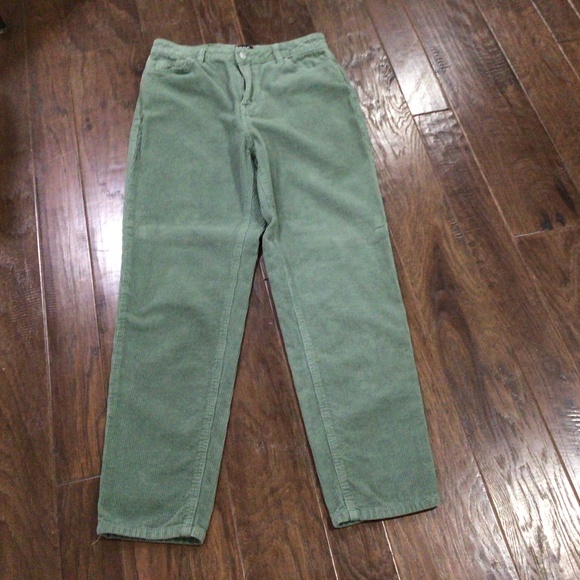 BDG URBAN OUTFITTER GREEN CORDUROY JEANS. SIZE 28. Mom high rise - Picture 1 of 8